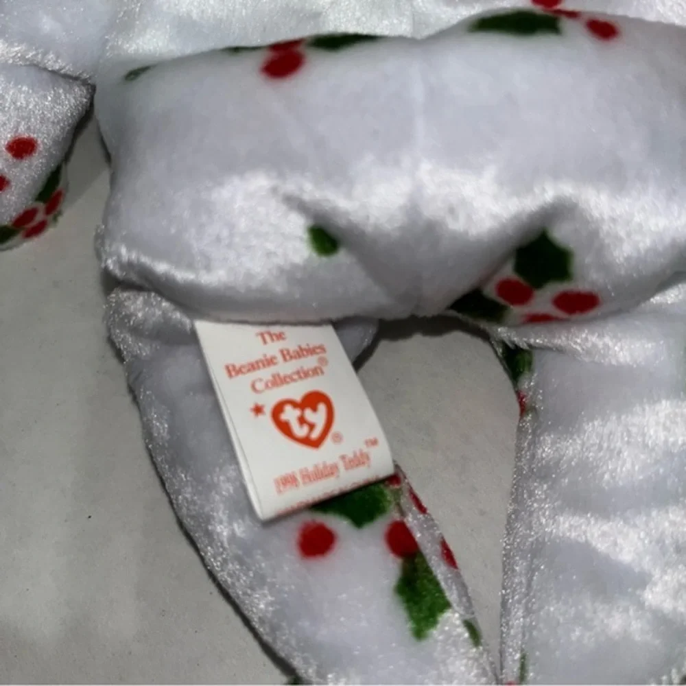 Ty 1998 Holiday Teddy‎ Bear Beanie Baby Santa Hat, Decorated with Holly